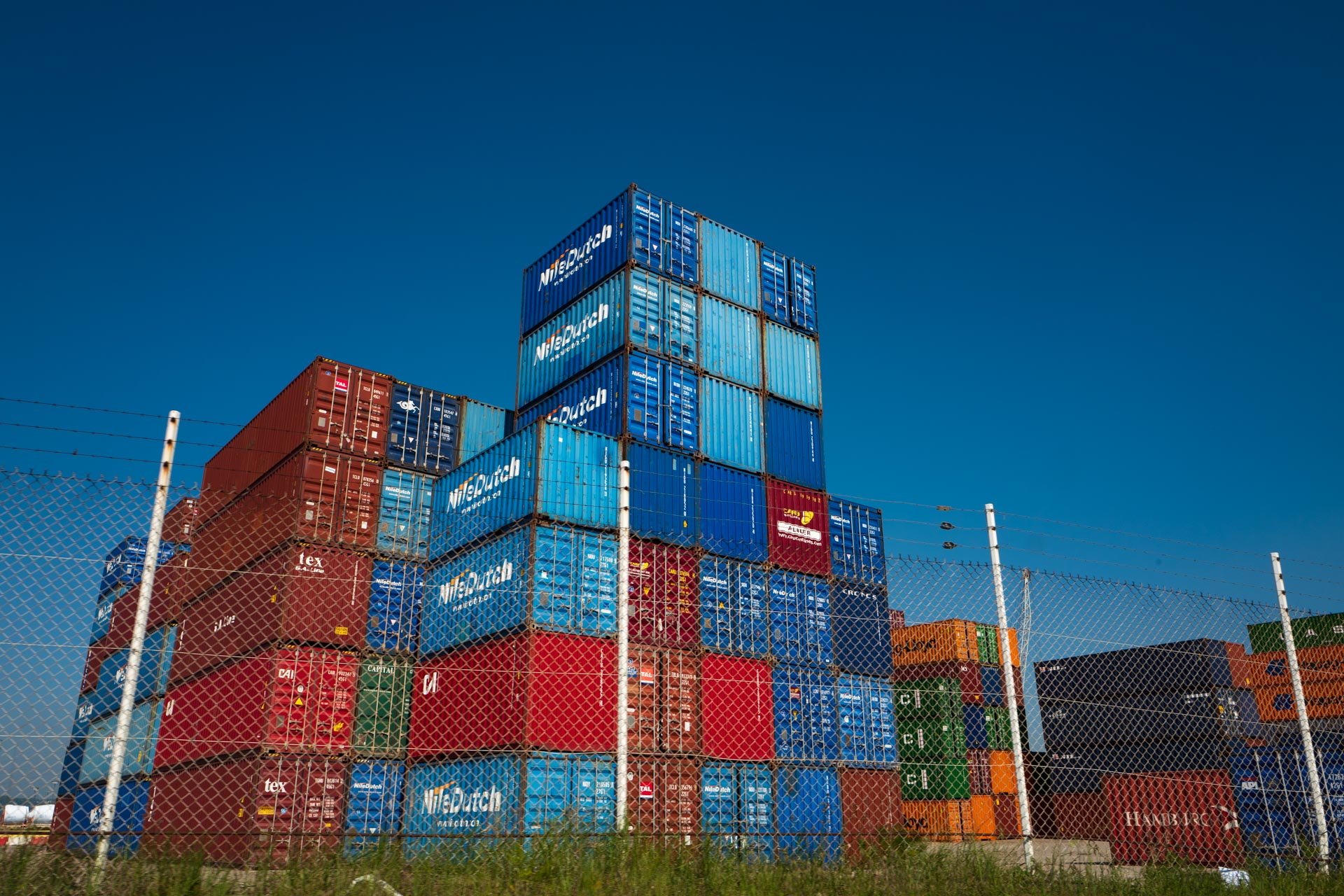 LH_containers_smaller--1150411
